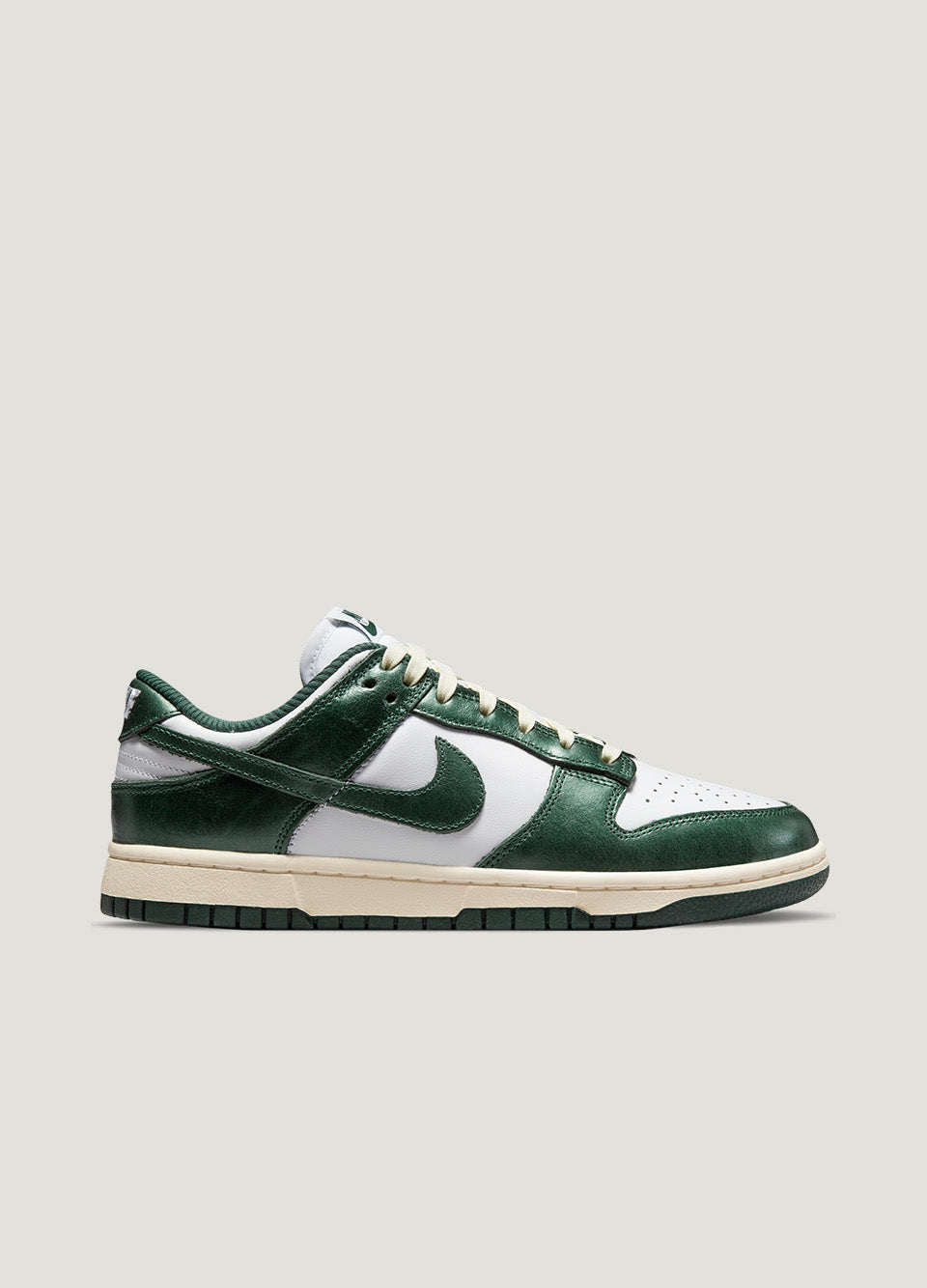 WOMENS NIKE DUNK LOW VINTAGE GREEN