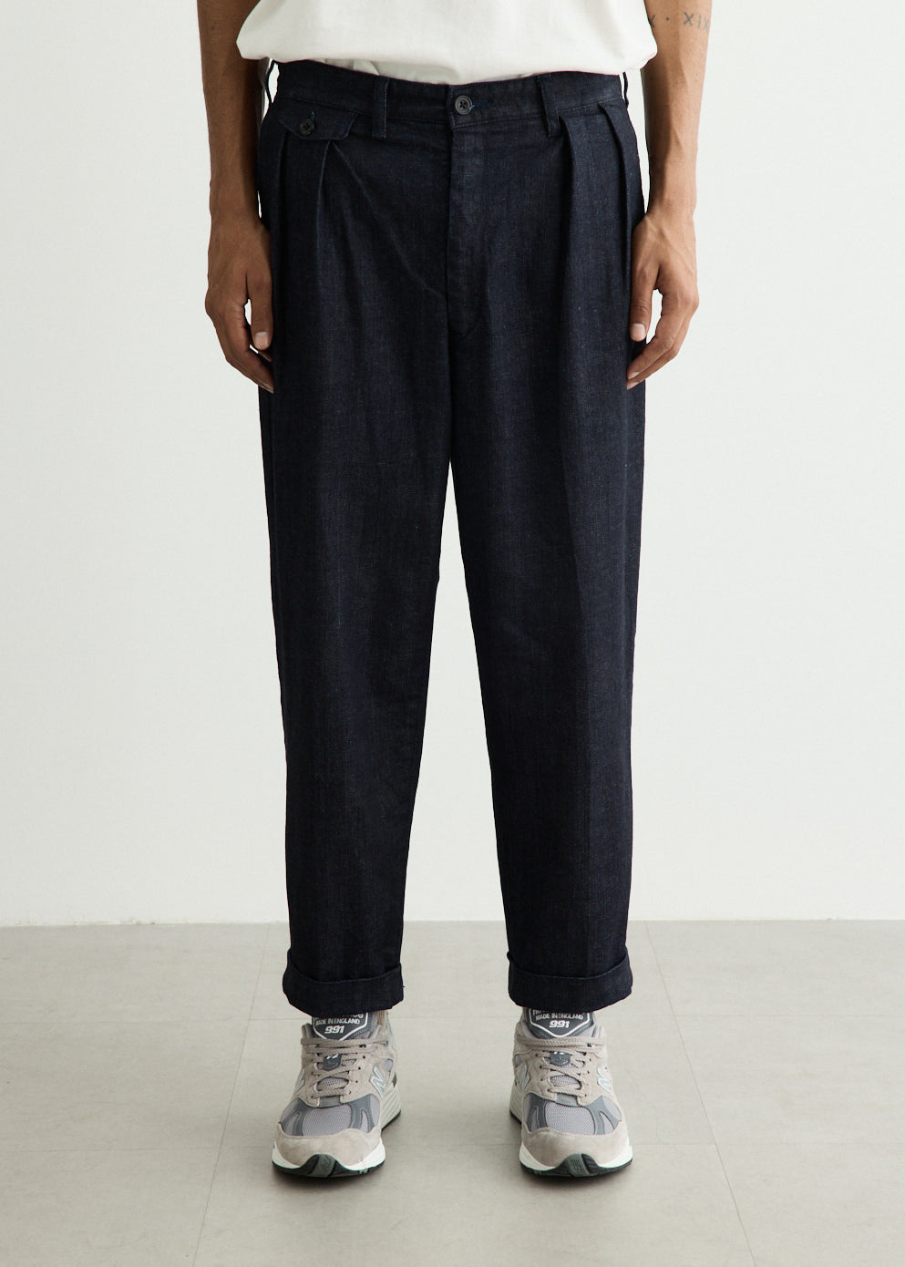 2 Pleats Tapered Denim Pants