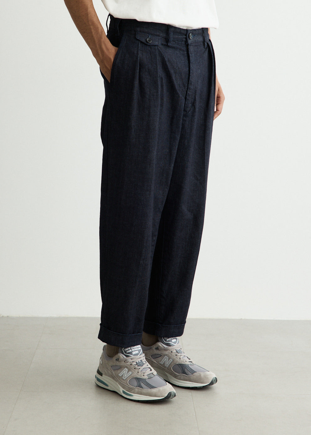 2 Pleats Tapered Denim Pants