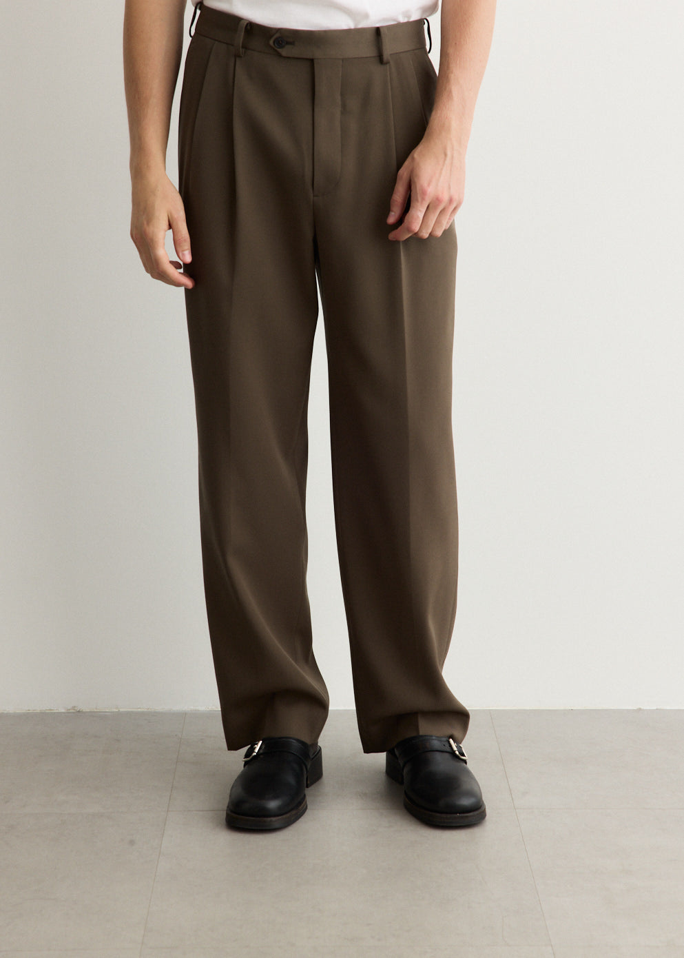 Light Wool Max Gabardine Two-Tuck Slacks