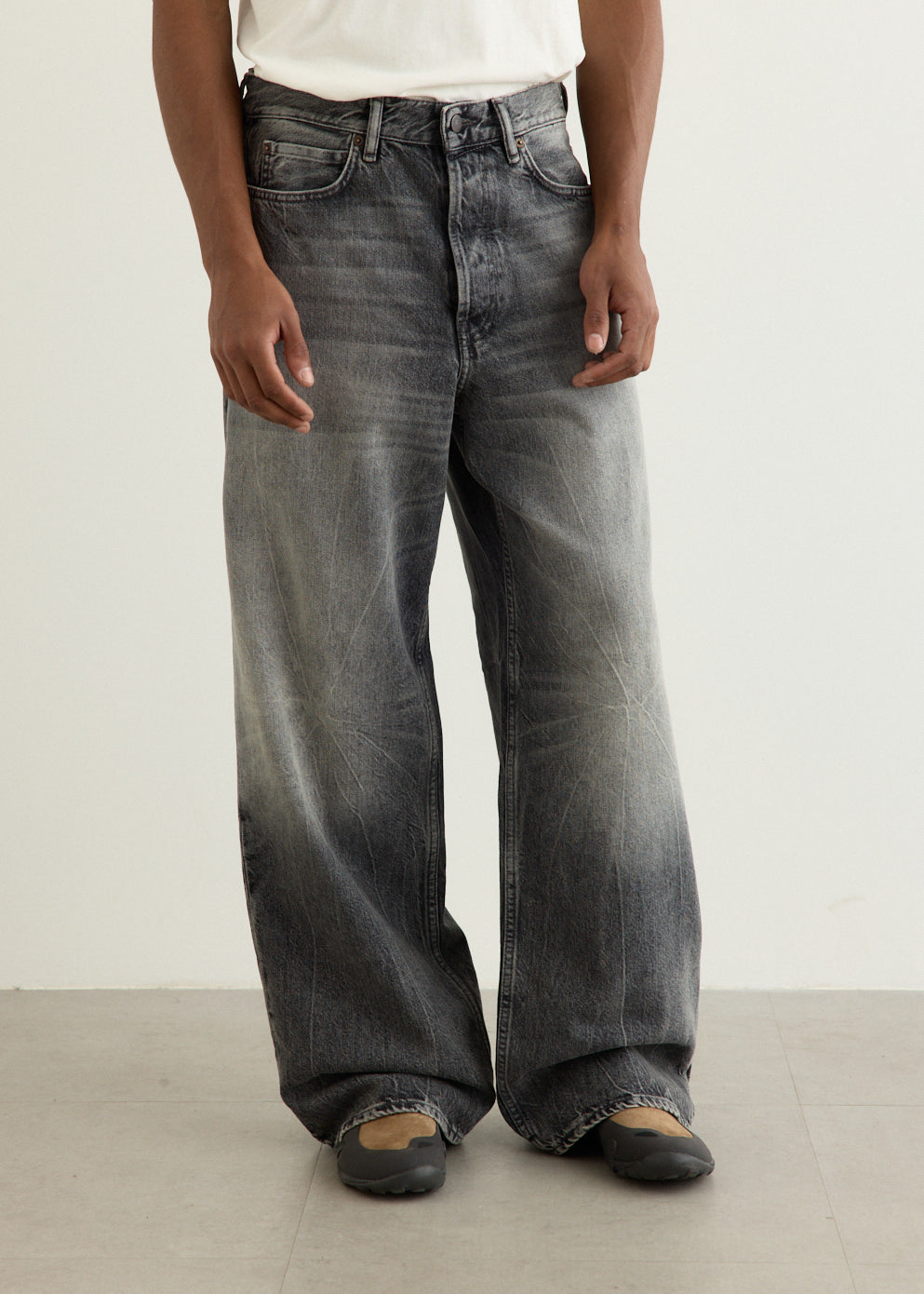 1981 U Gothik Loose Fit Jeans