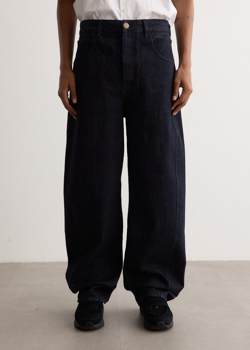 【関税込み】JACQUEMUS ブラック The wide de-Nimes ジーンズ The wide de-Nîmes denim pants by JACQUEMUS | Official website