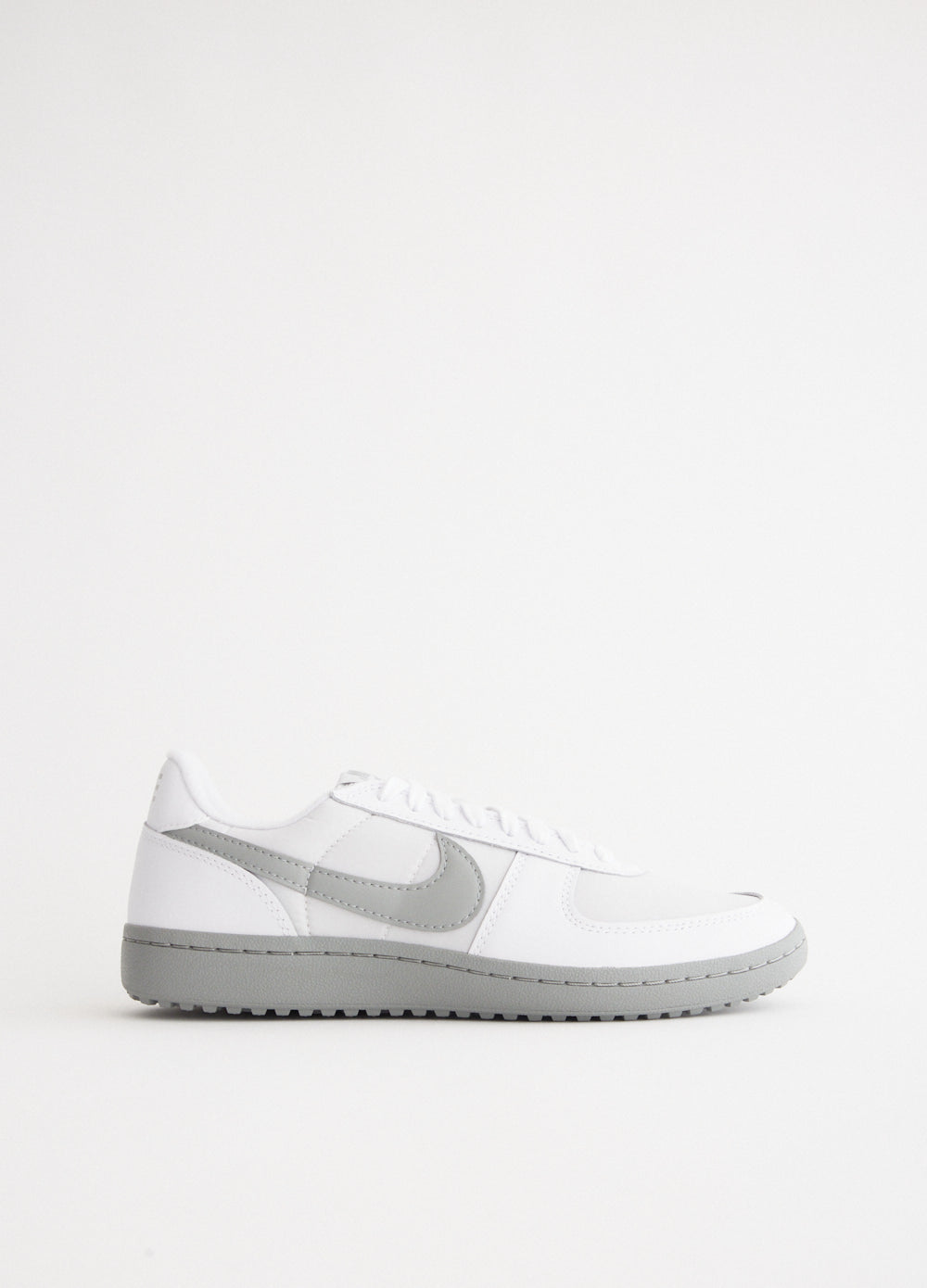 nike light grey sneakers
