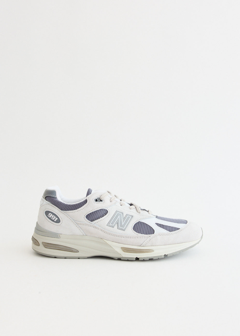 MADE in UK 991v2 'Nimbus Cloud' Sneakers1