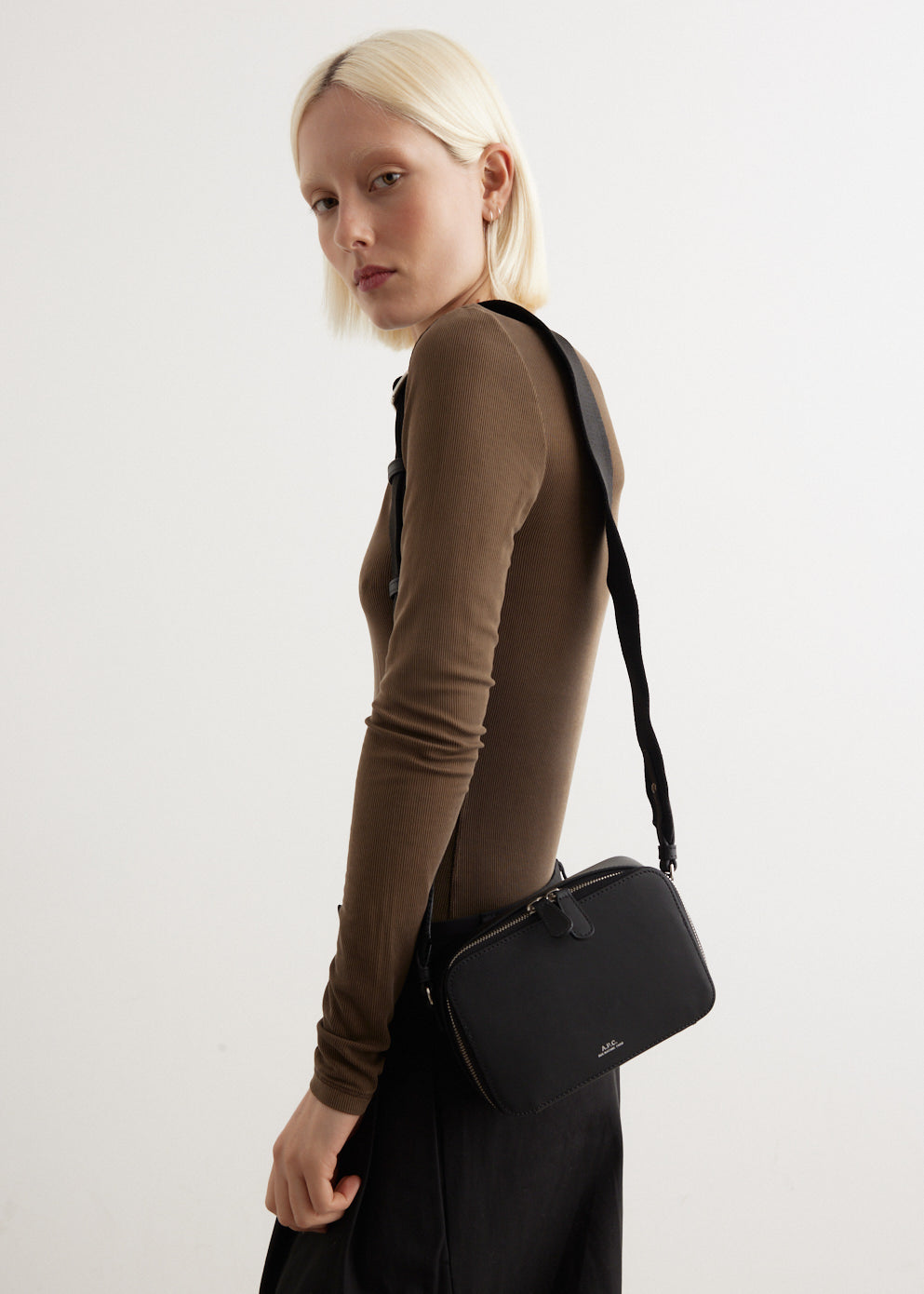 vaultroom DEVICE SHOULDER BAG 黒 Nitra Camera Shoulder Bag | Vincov Camera Bags and Cases