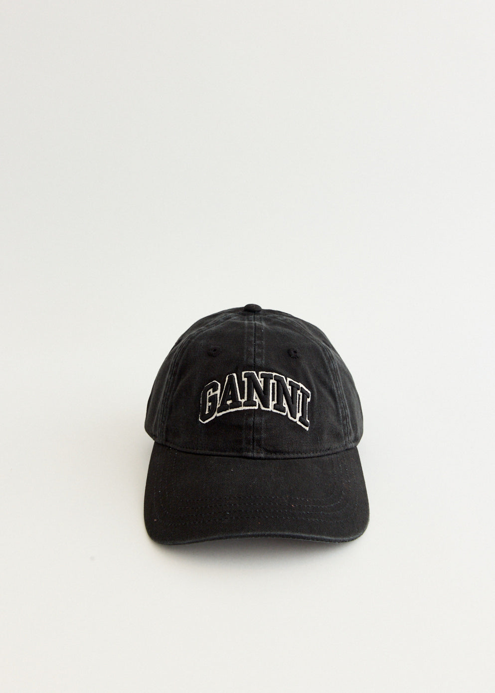 Emb  Cap - Ganni - Cotton - Black Washed cotton canvas Emb cap Black A6900 / Ganni / Anthon.dk main image 2