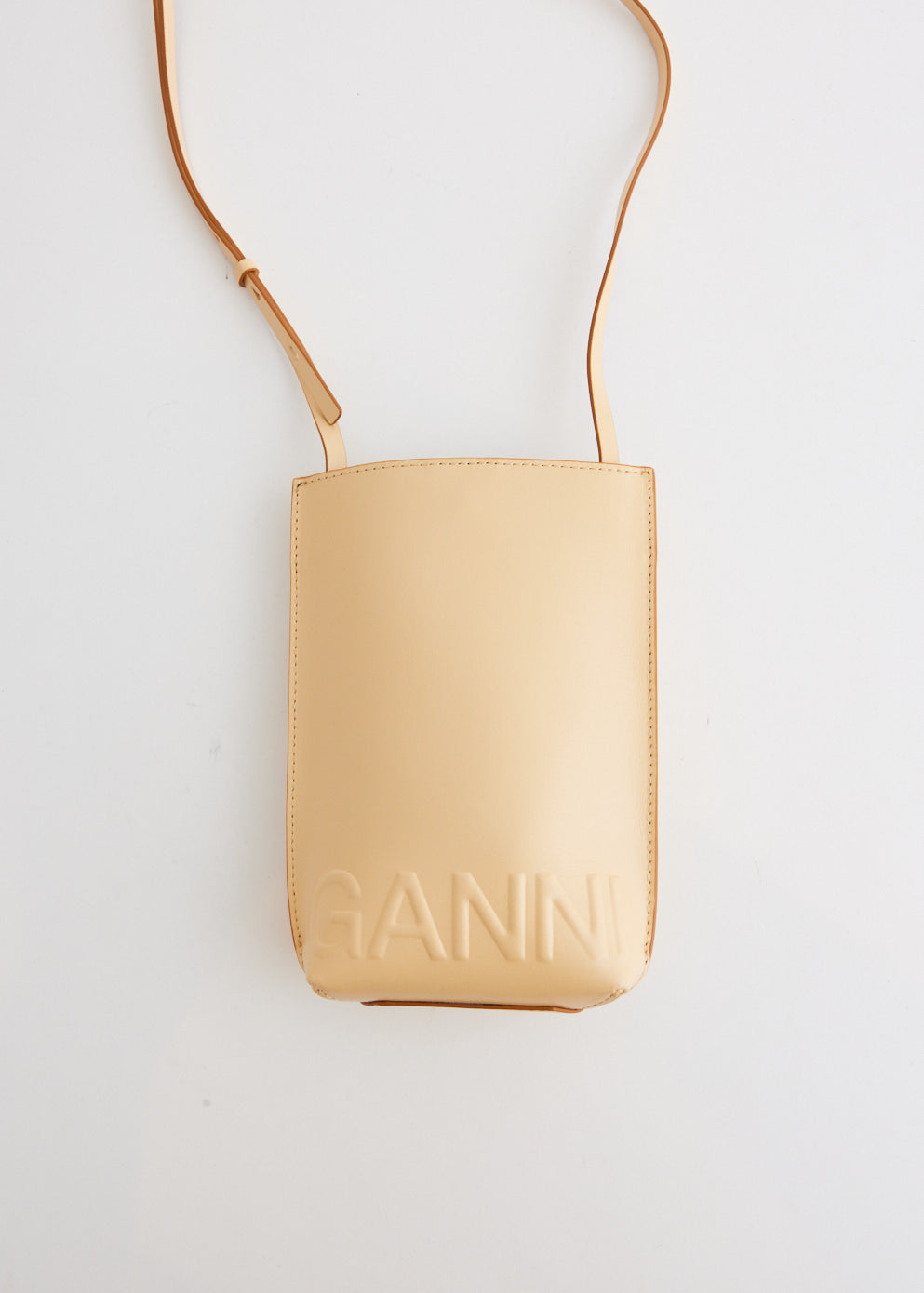 GANNI｜CROSSBAGS (EMBOSSED LOGO BAG (A5435 482)) Small Banner Crossbody