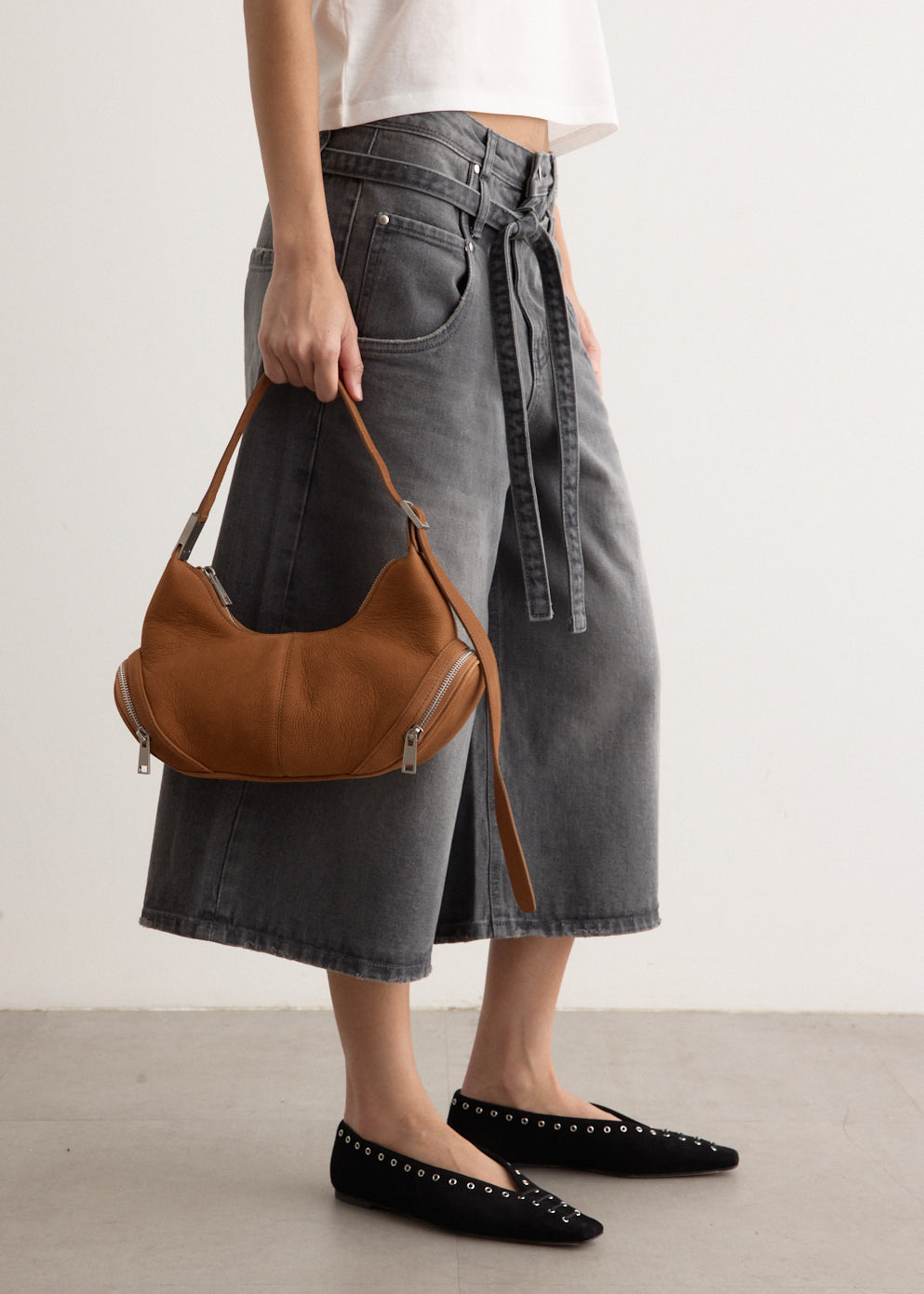 OSOI CARGO HOBO オソイ　ヌバックブラウン OSOI: Brown Cargo Bag | SSENSE