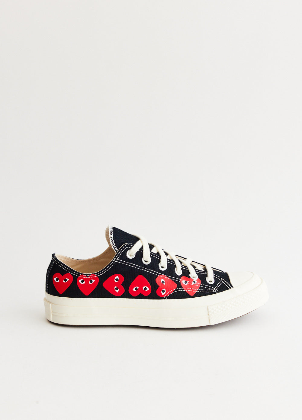 K126 Converse Multi Heart Low Top Sneakers