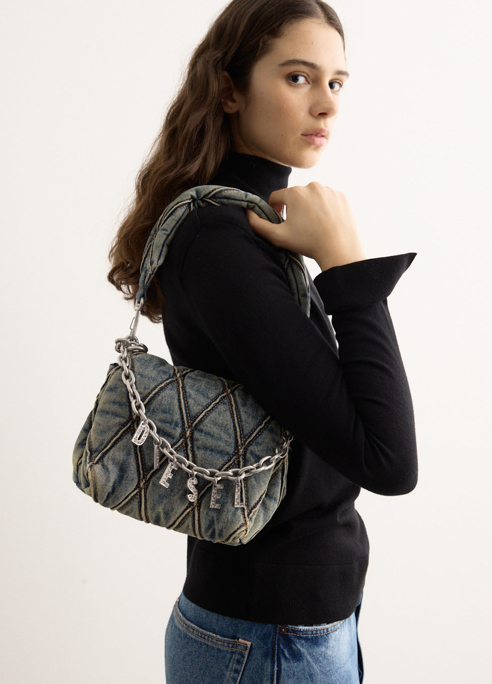 Charm-D Shoulder Bag