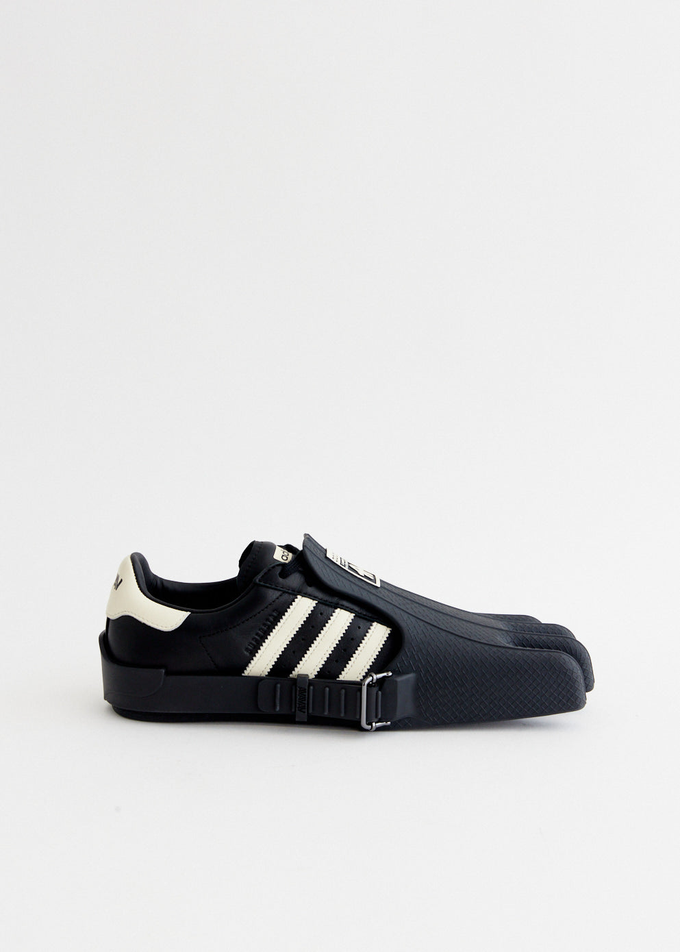 Tênis adidas by Avavav Superfinger Superstar - Preto adidas