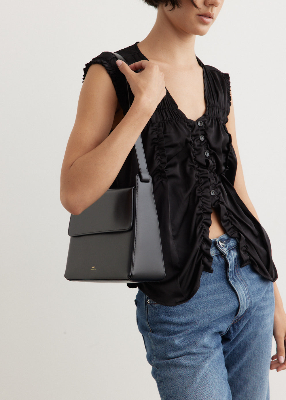 ☆A.P.C.☆ Virginie Flap Shoulder Bag Black PXBRUF61924LZZ P MUSINSA | A.P.C. Virginie Flap Shoulder Bag - Black