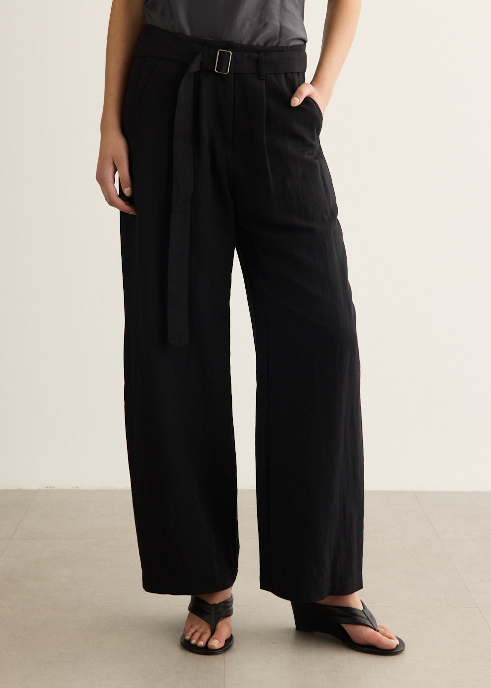 Incu Exclusive Wide-Fit Belted Pants
