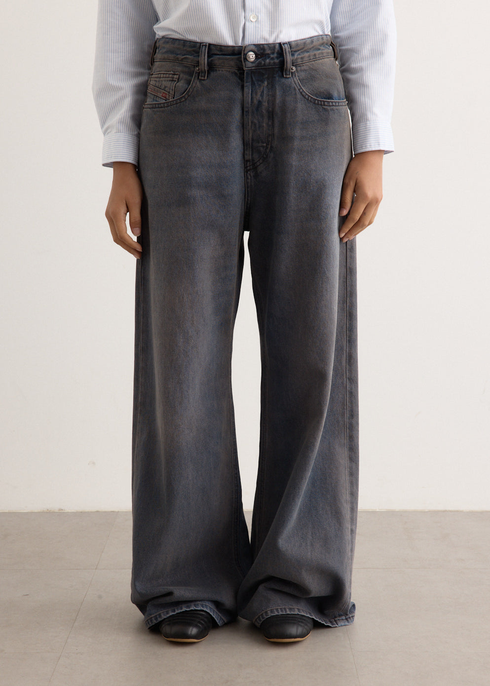 【送料&関税込】Diesel Jeans 1996 D-sire L.32 Women's Relaxed Jeans | Light blue | Diesel 1996 D-Sire
