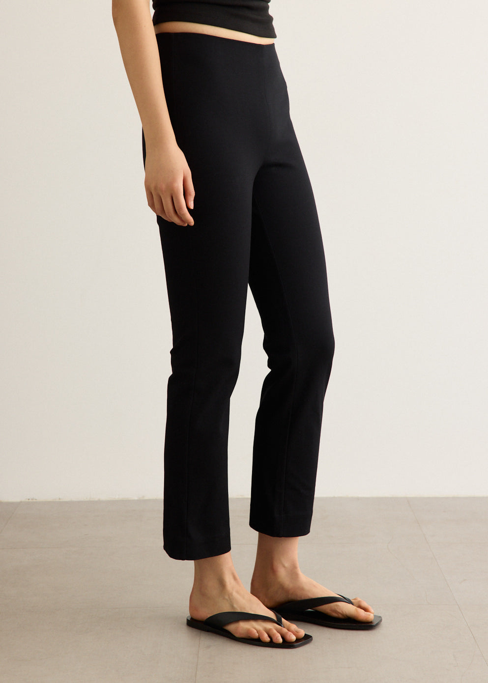 Compact Cotton Minimal Crop Pants