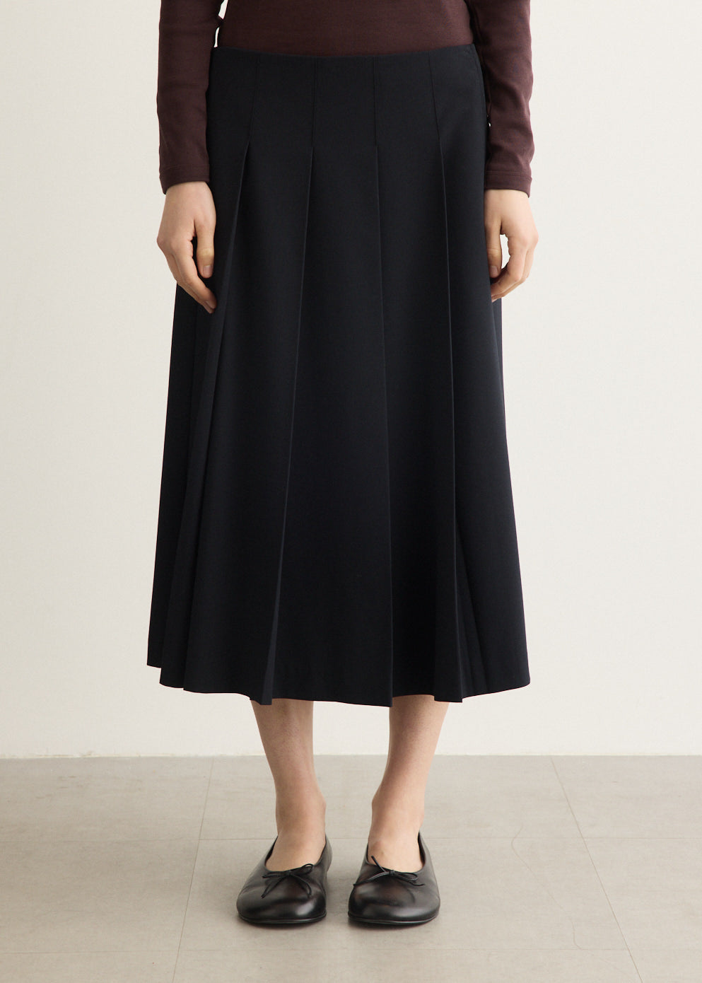 Acadamie Pleated Midi skirt