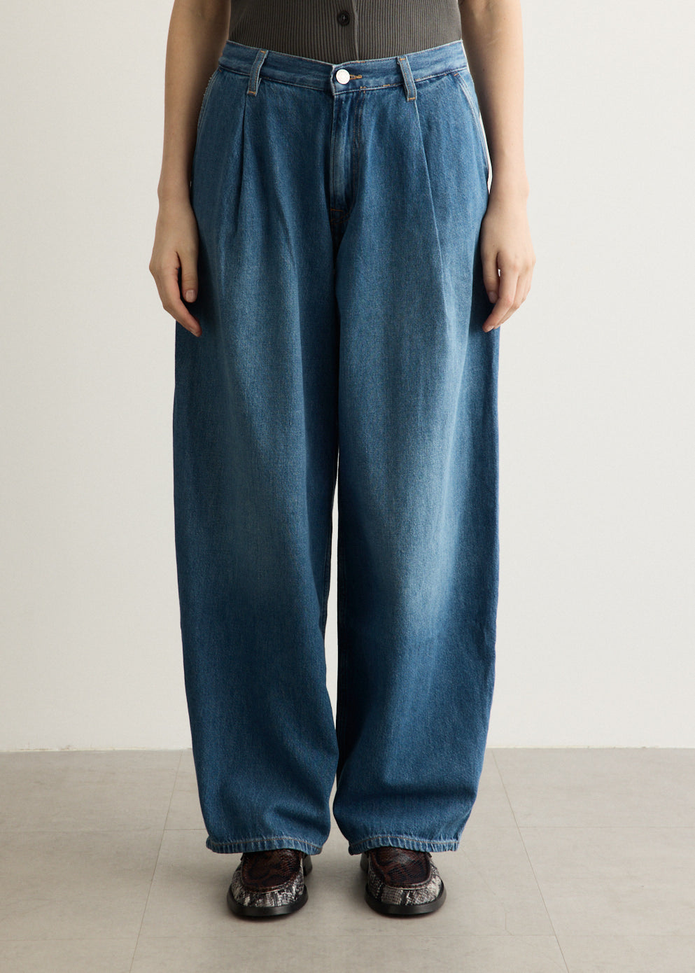 Saharper Pleat Jeans