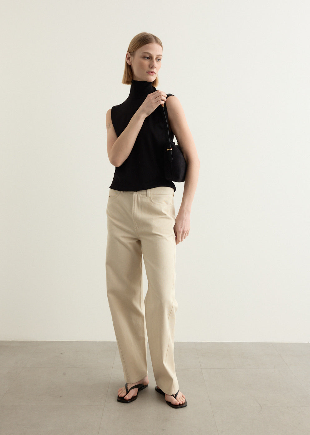 Sleeveless Fine Turtleneck