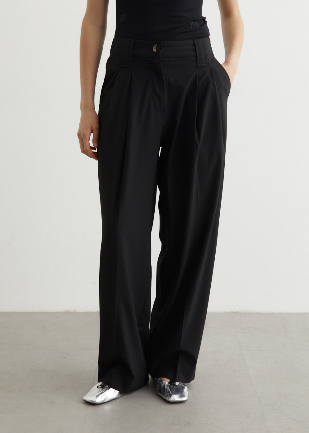 パンツ GANNI Woman Pants Black F8807 099 Pants Ganni in ultra light black viscose