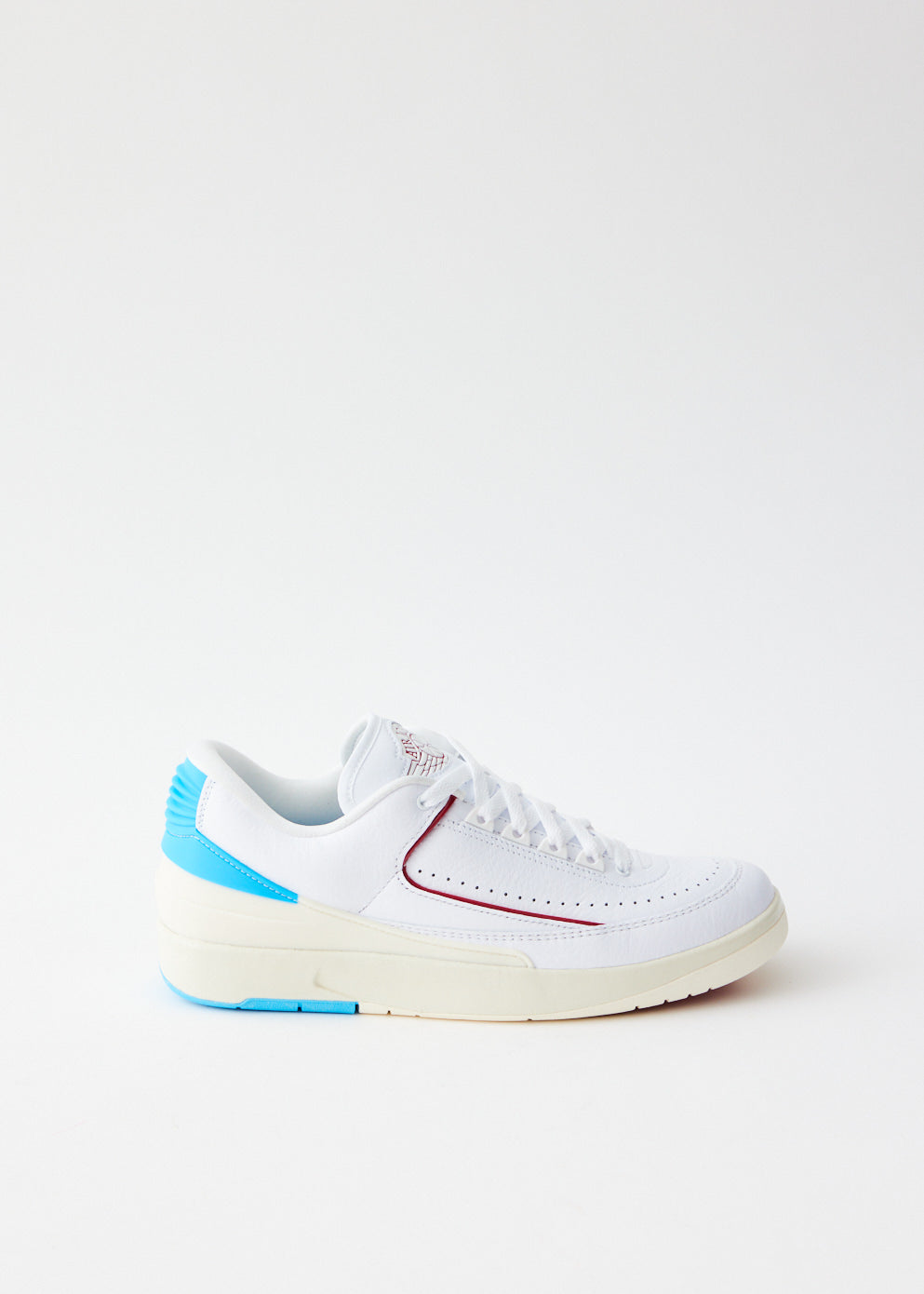 Unc online pink sneakers
