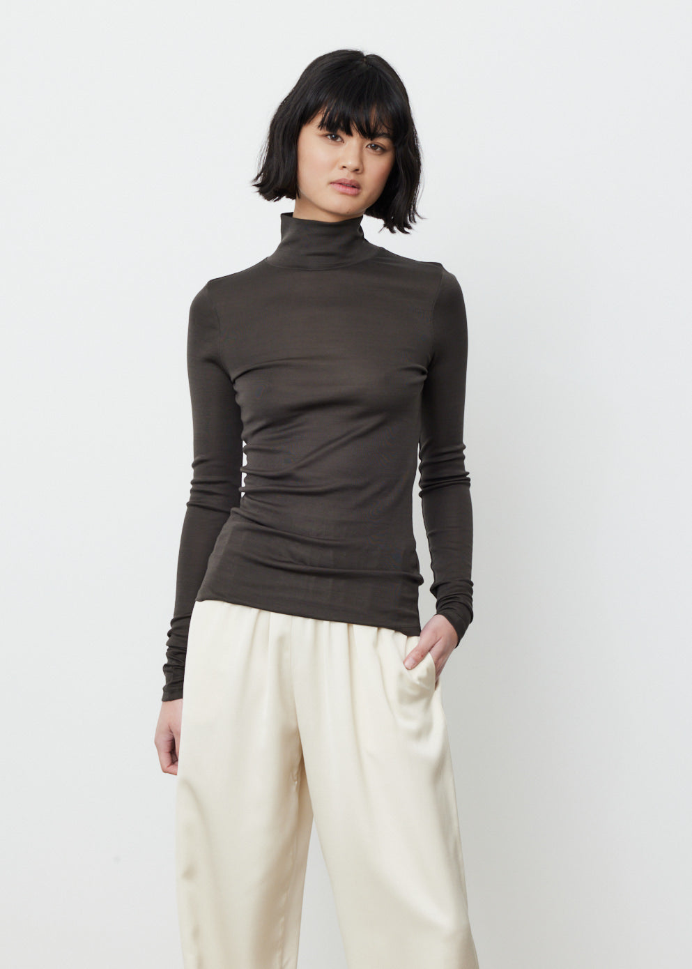 クールな価格でホットなピック Skin Second High Top Neck トップス