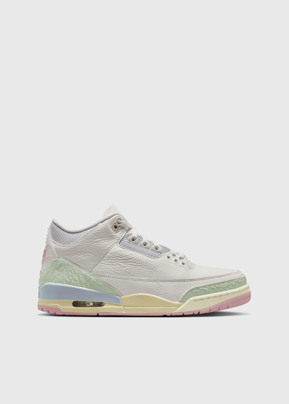 Air Jordan 3 Retro 'Sail and Jade Aura' Sneakers