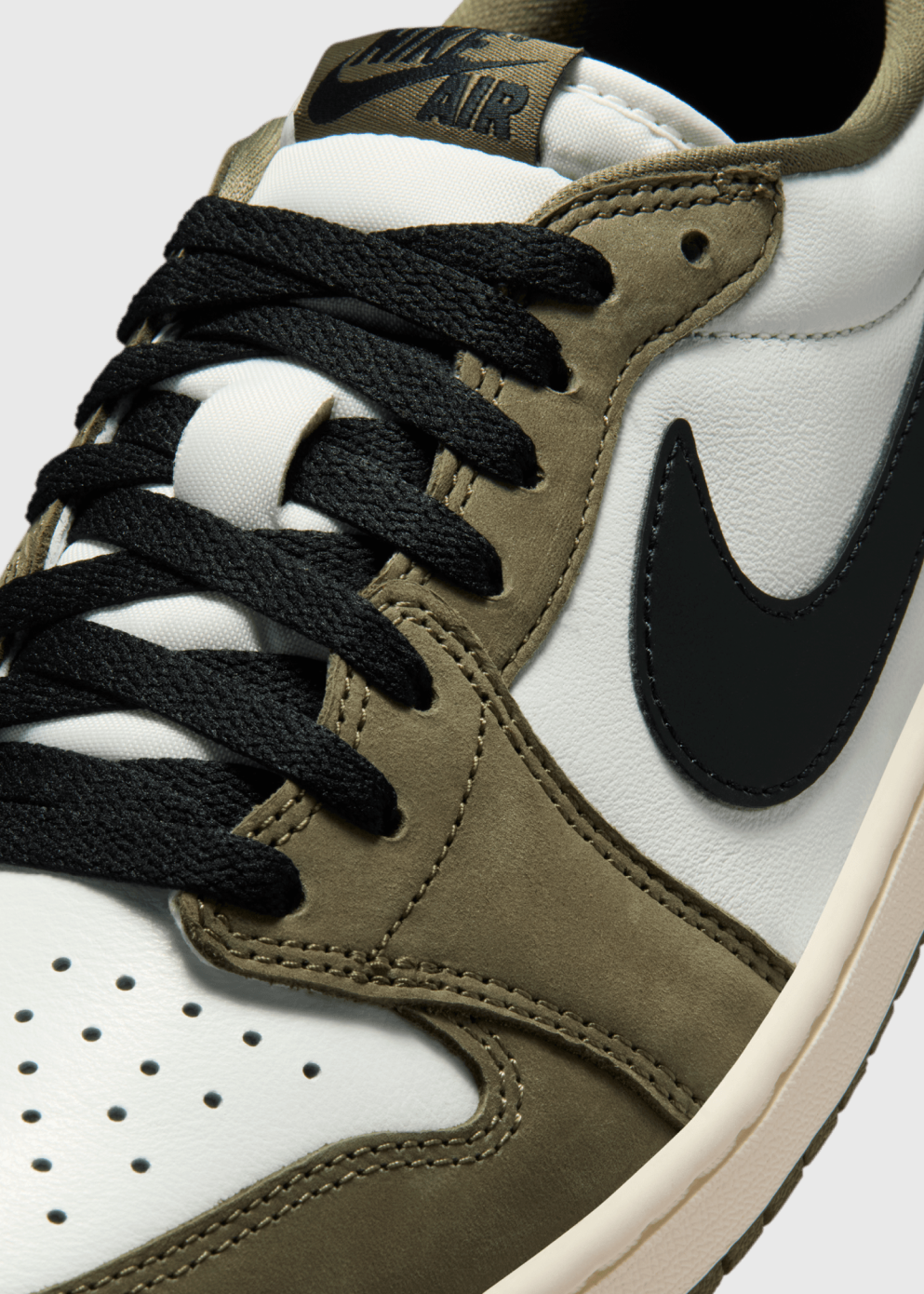 Air Jordan 1 Retro Low OG 'Medium Olive' Sneakers