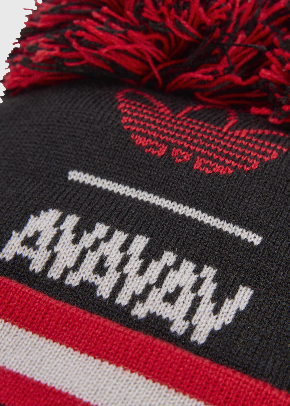 x Avavav Pom Pom Beanie