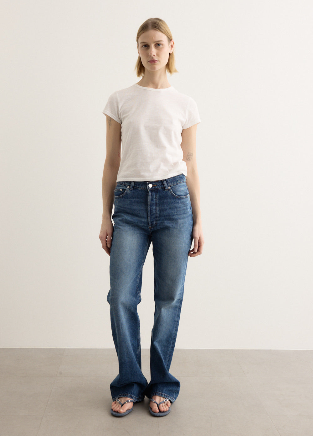 パンツ A.P.C. Women's High-Waist Crop Jeans COEUGF09131-AAD APC Jeans Womens 26 Blue High Waist Cut Off Raw Hem Cropped