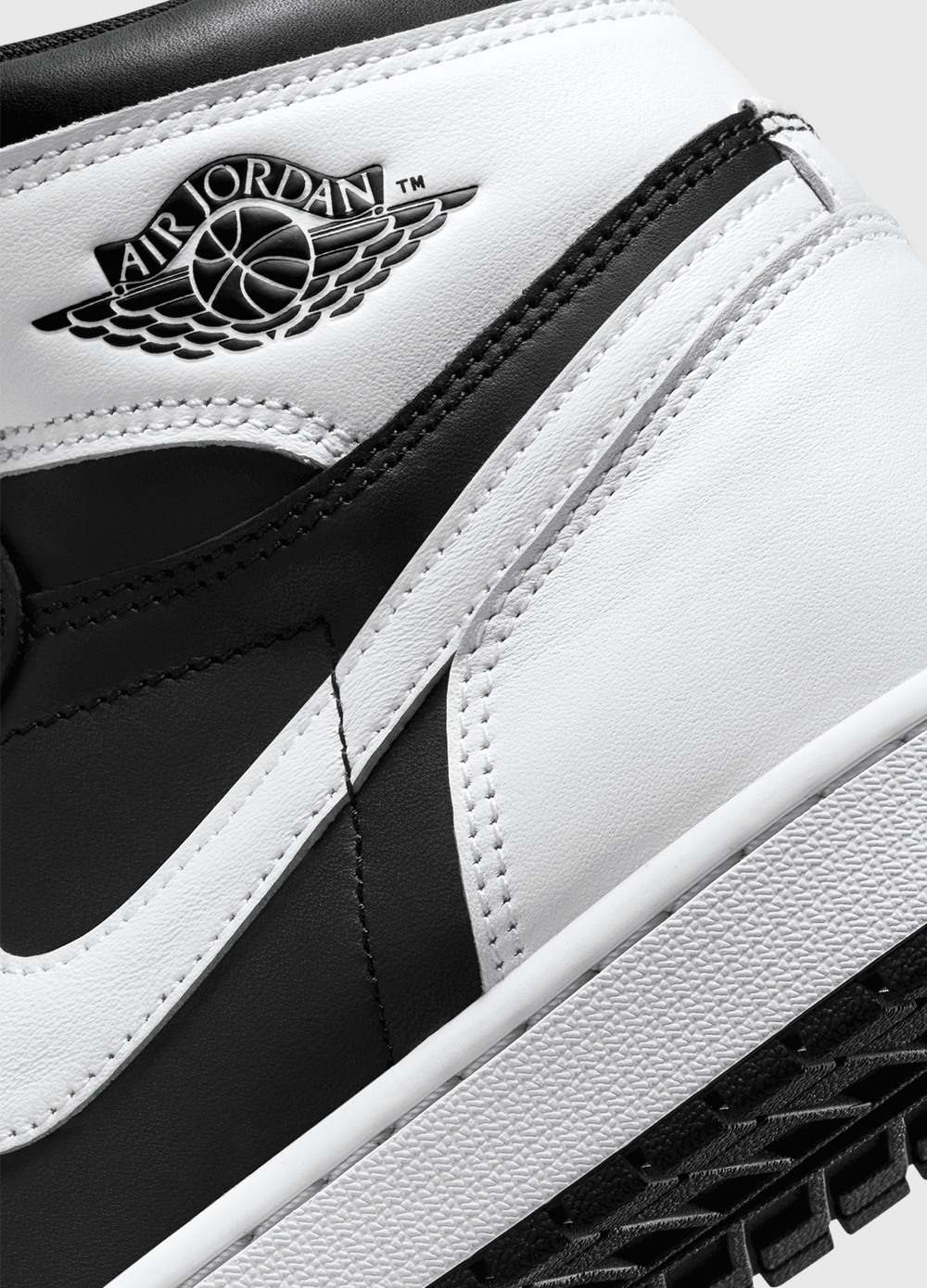 Air Jordan 1 Retro High OG 'Black White' Sneakers