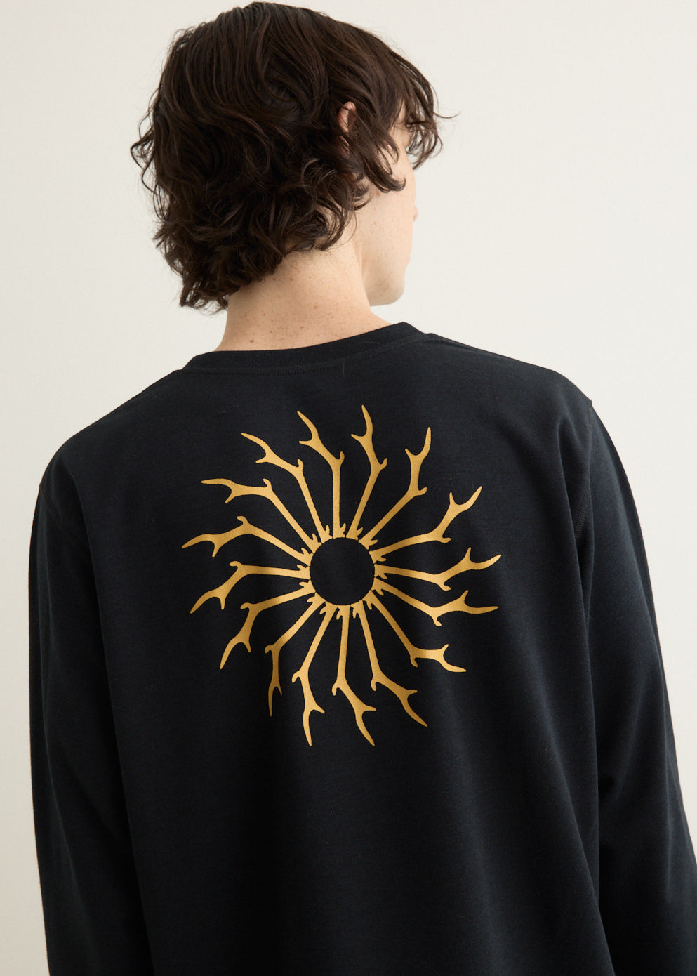 Long Sleeve Round Pocket T-Shirt