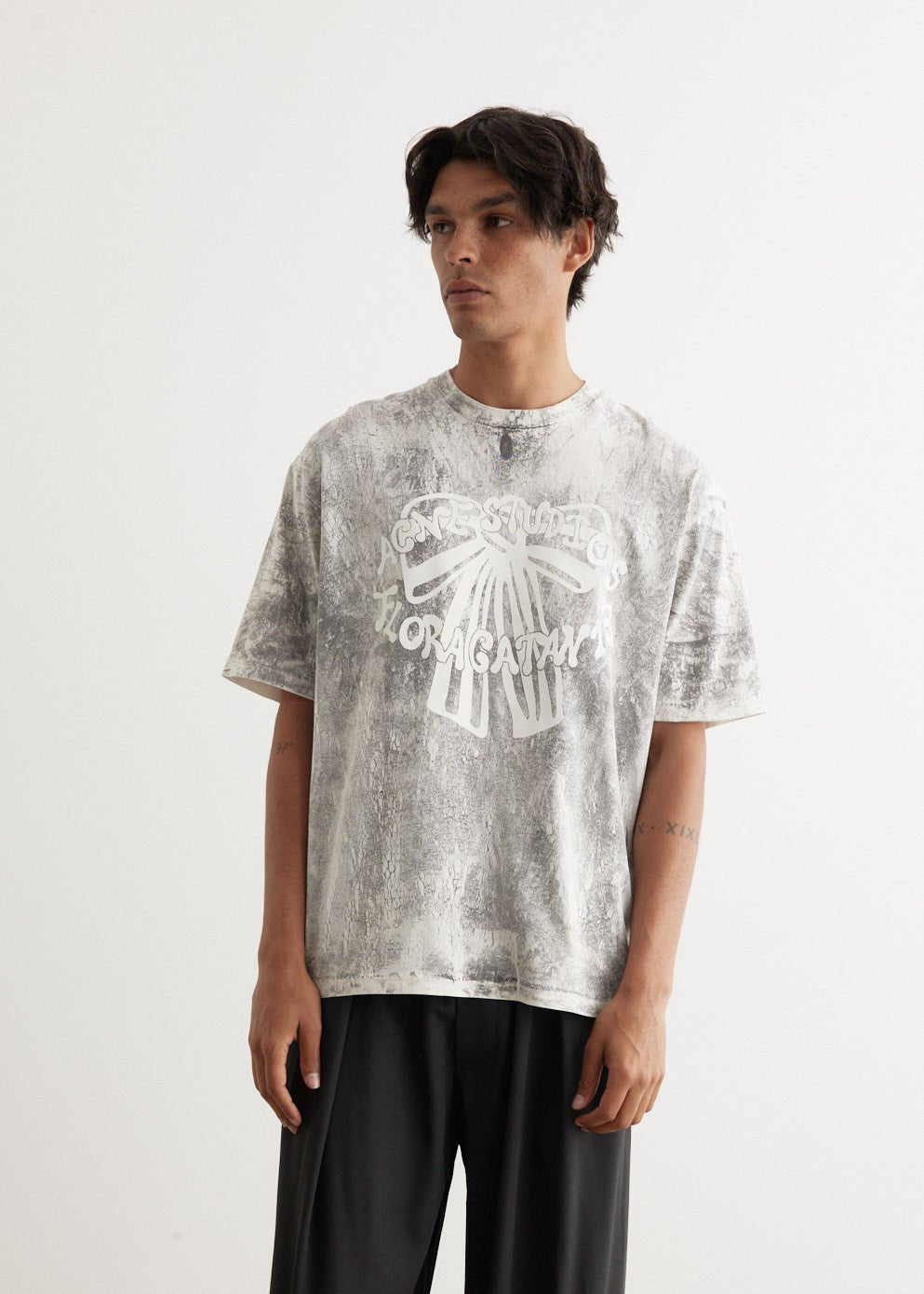 Acne Studios - Exford U Bow Logo T-Shirt - Tshirt logo,Specials : American Fashion Style Bags On Sale Acne Studios - Exford U Bow Logo T-Shirt - Tshirt logo,Specials : American Fashion Style Bags On Sale