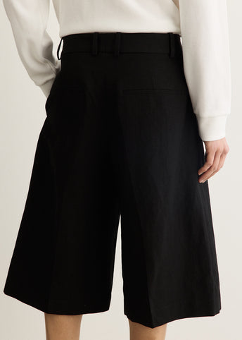 Fowld Pleated Short