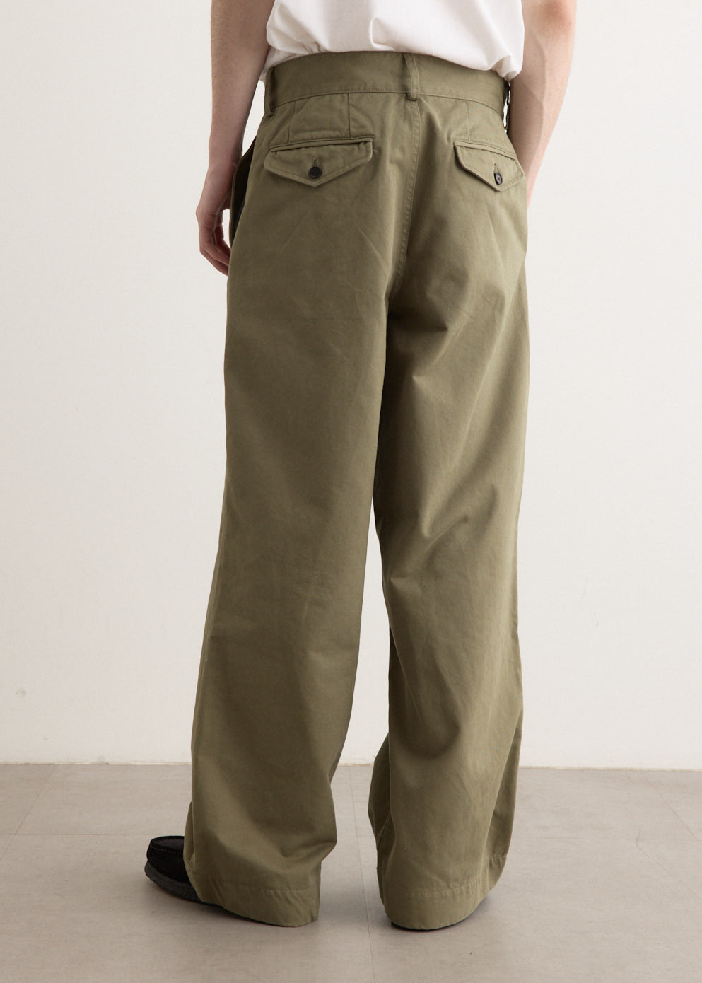 Single Pleat Baggy Pants