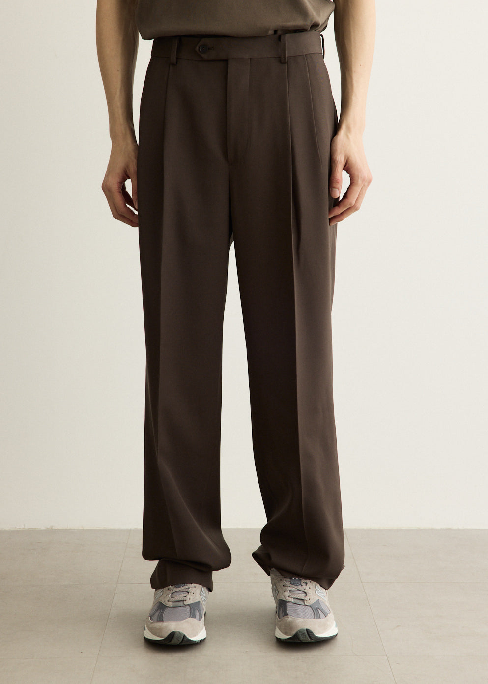 Light Wool Max Gabardine Two-Tuck Slacks