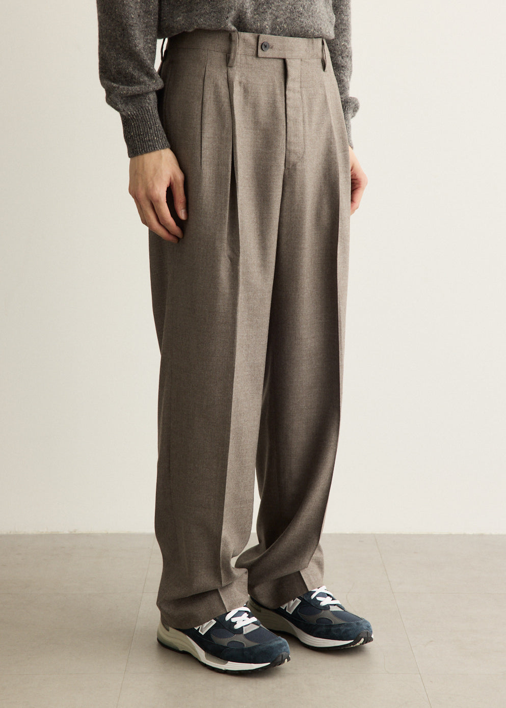 Super Light Wool Two-Tuck Slacks