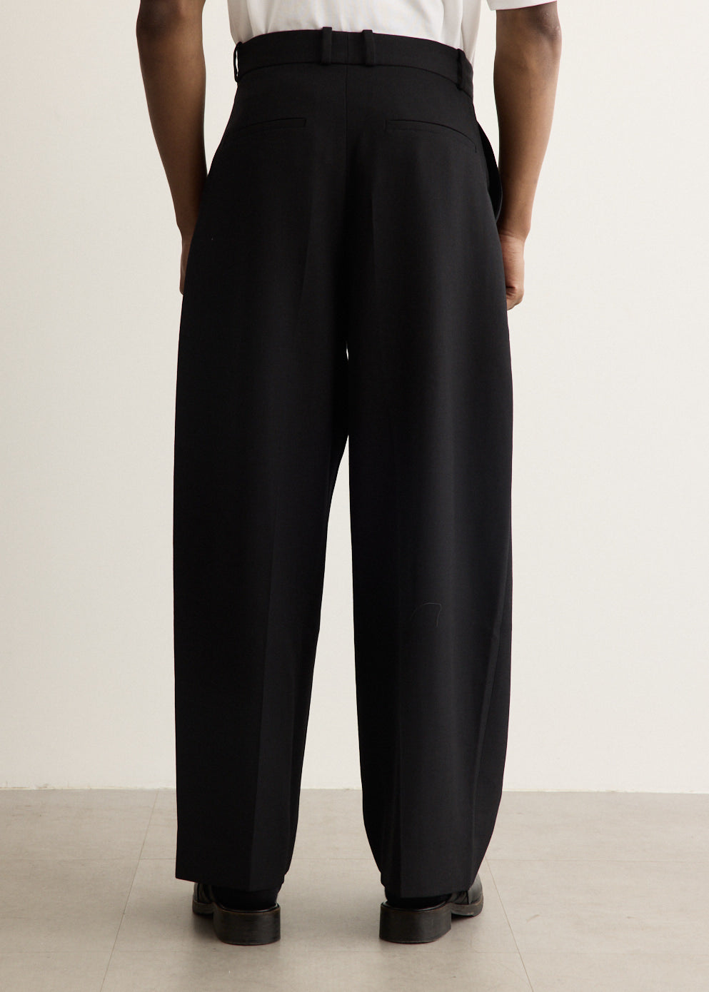 Line Double Pleat Volume Pants