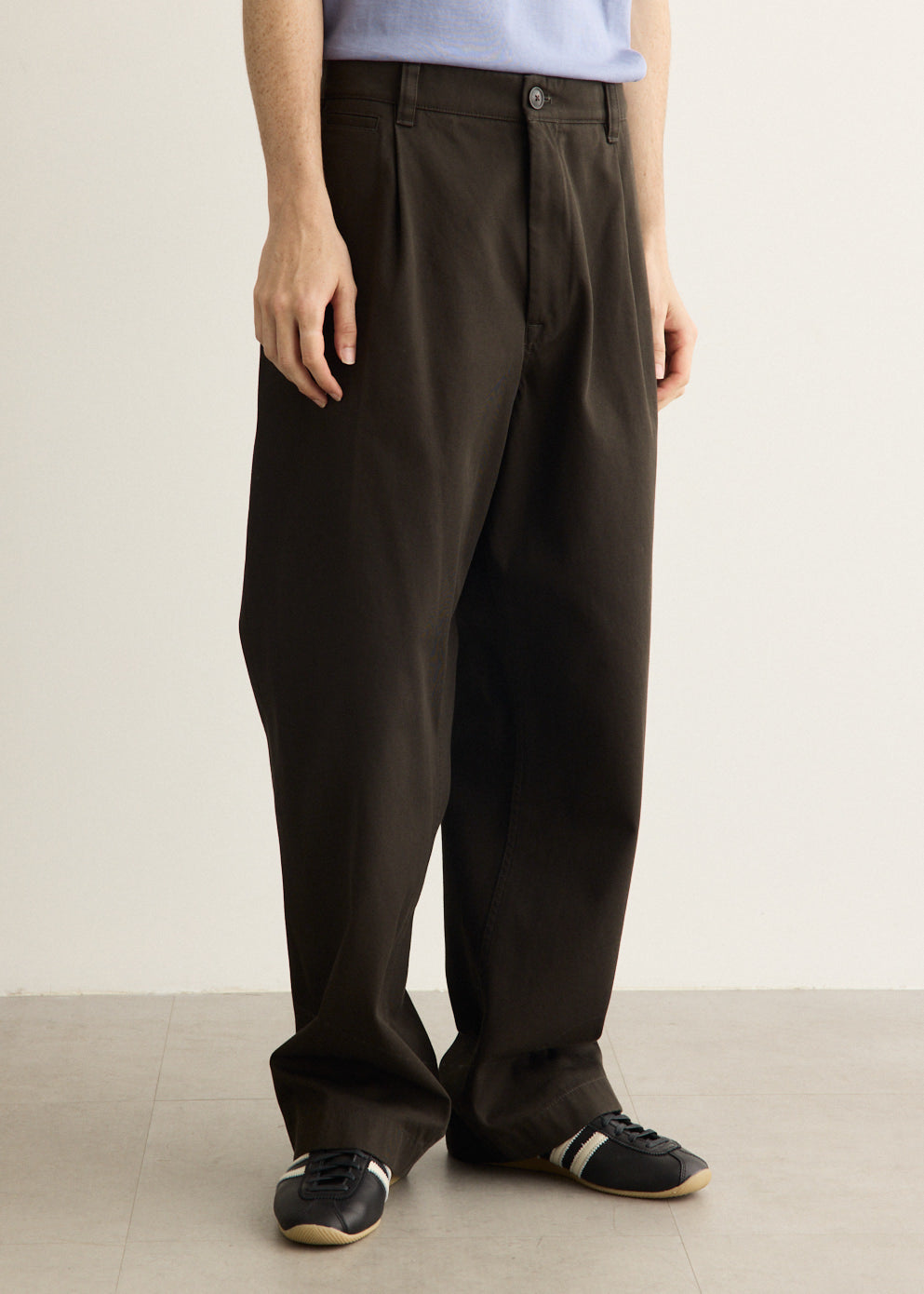 Volda Pleated Cotton Twill Trouser