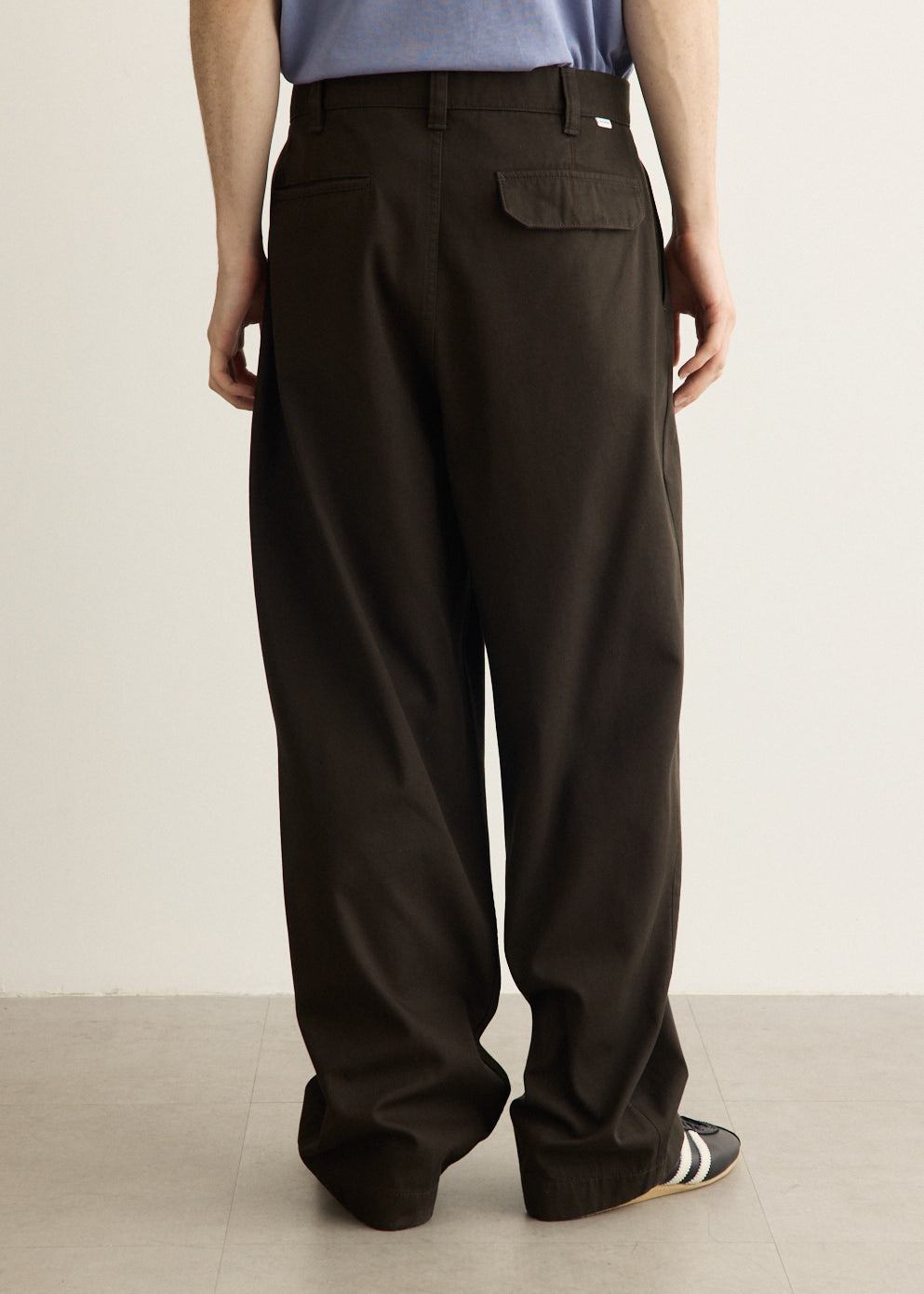 Volda Pleated Cotton Twill Trouser