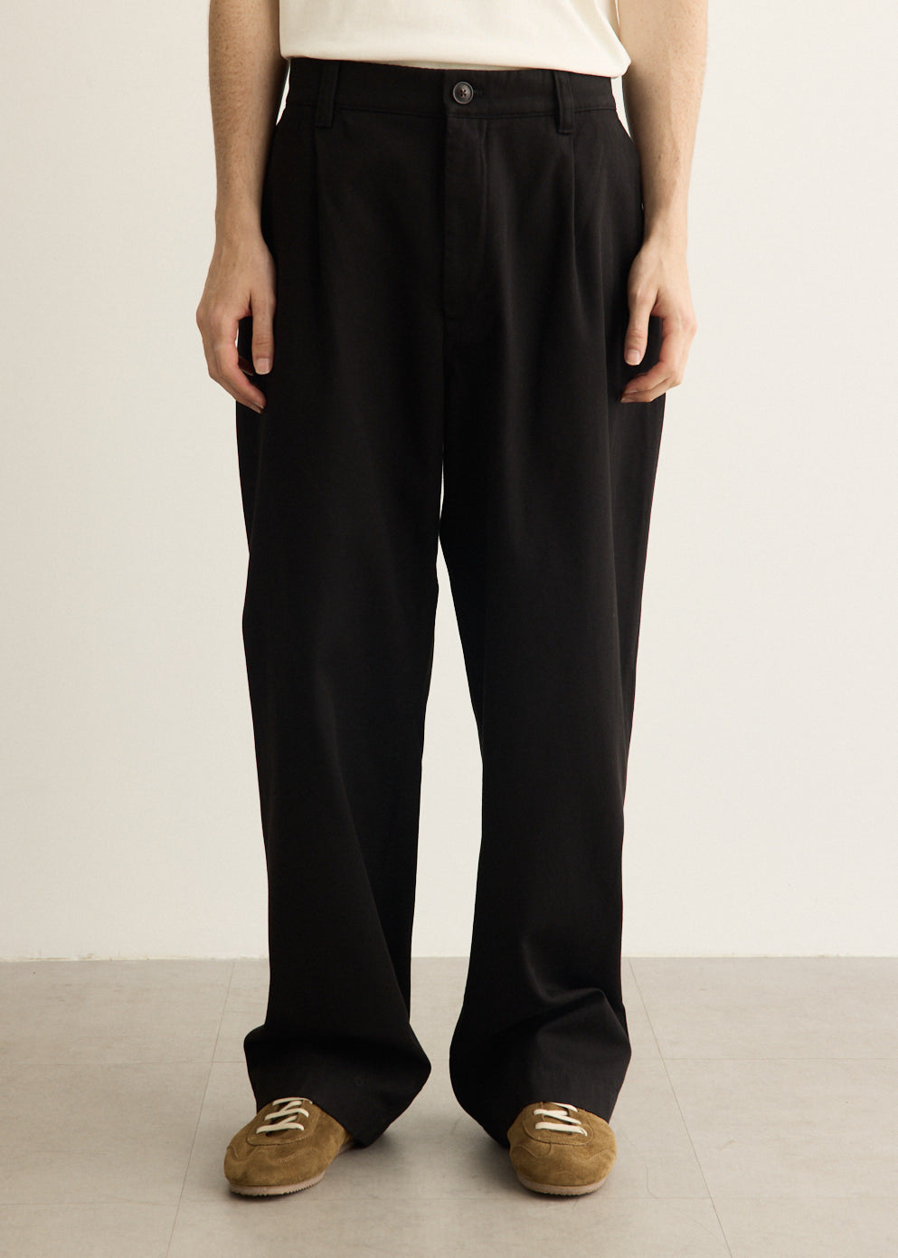 Volda Pleated Cotton Twill Trouser