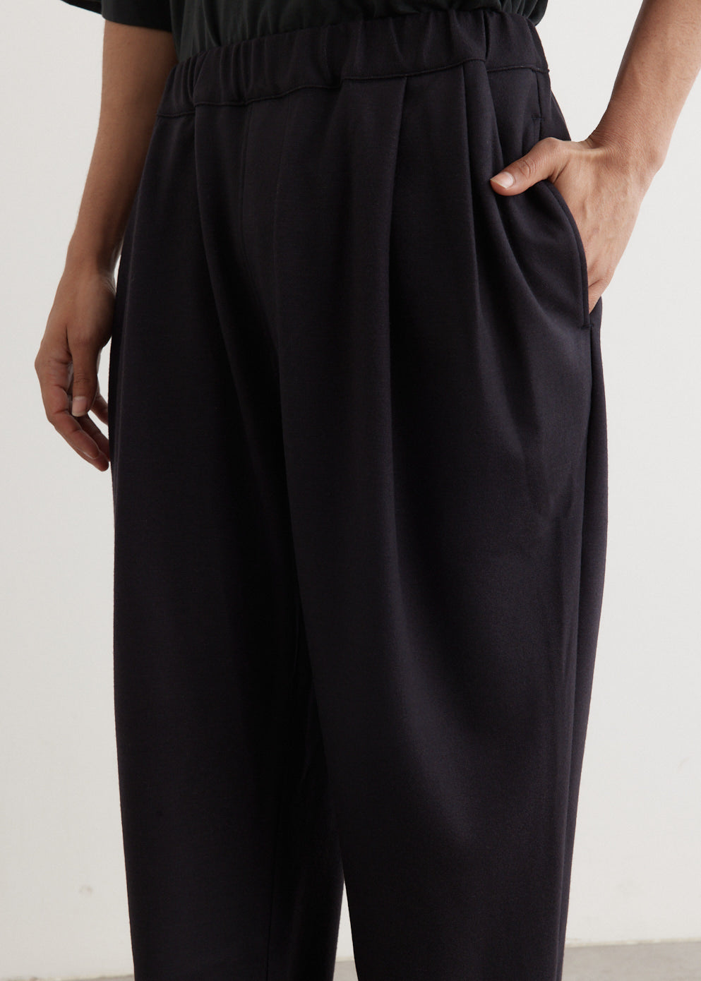 CLANE（クラネ）の「WOOL BASIC TUCK PANTS（スラックス）」 - WEAR