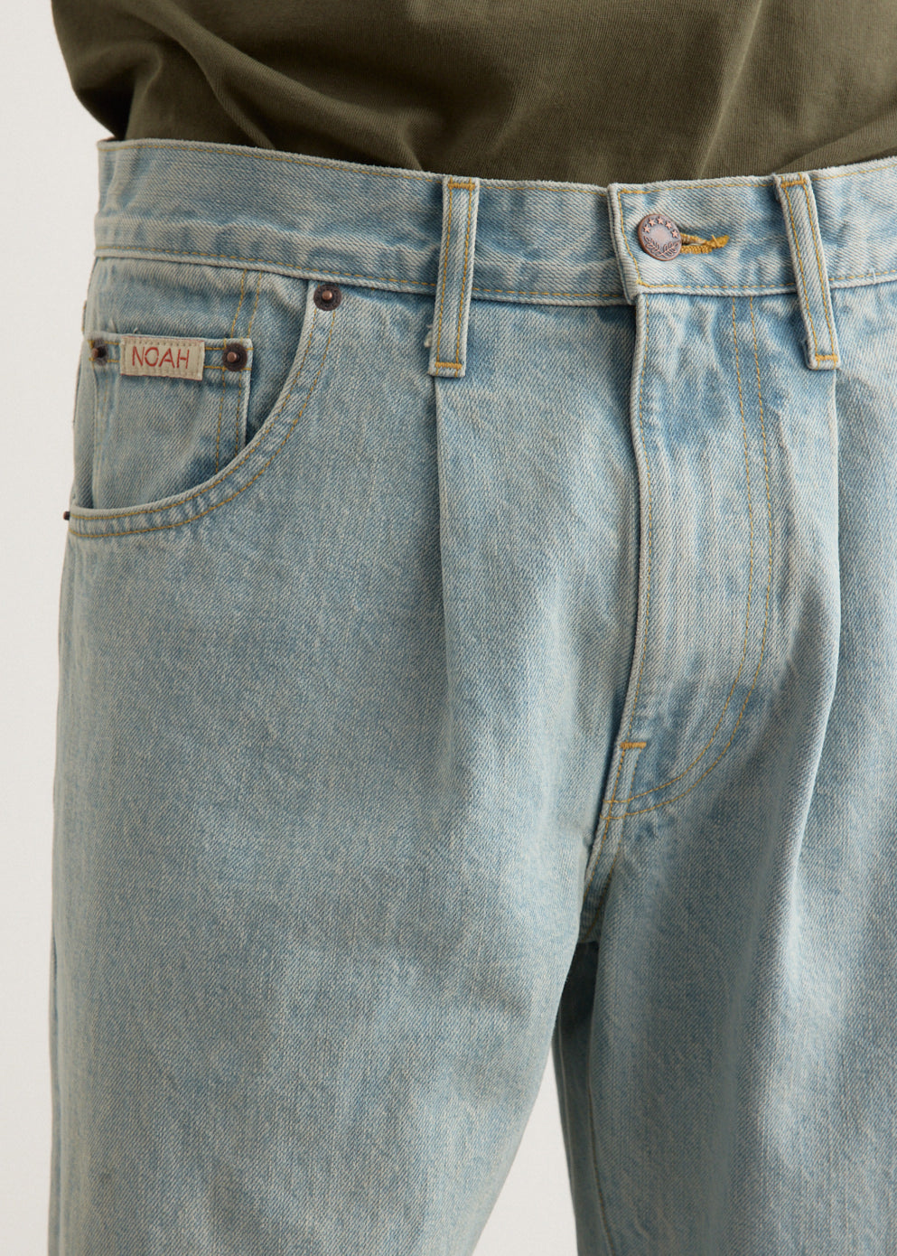 Pleated Jeans