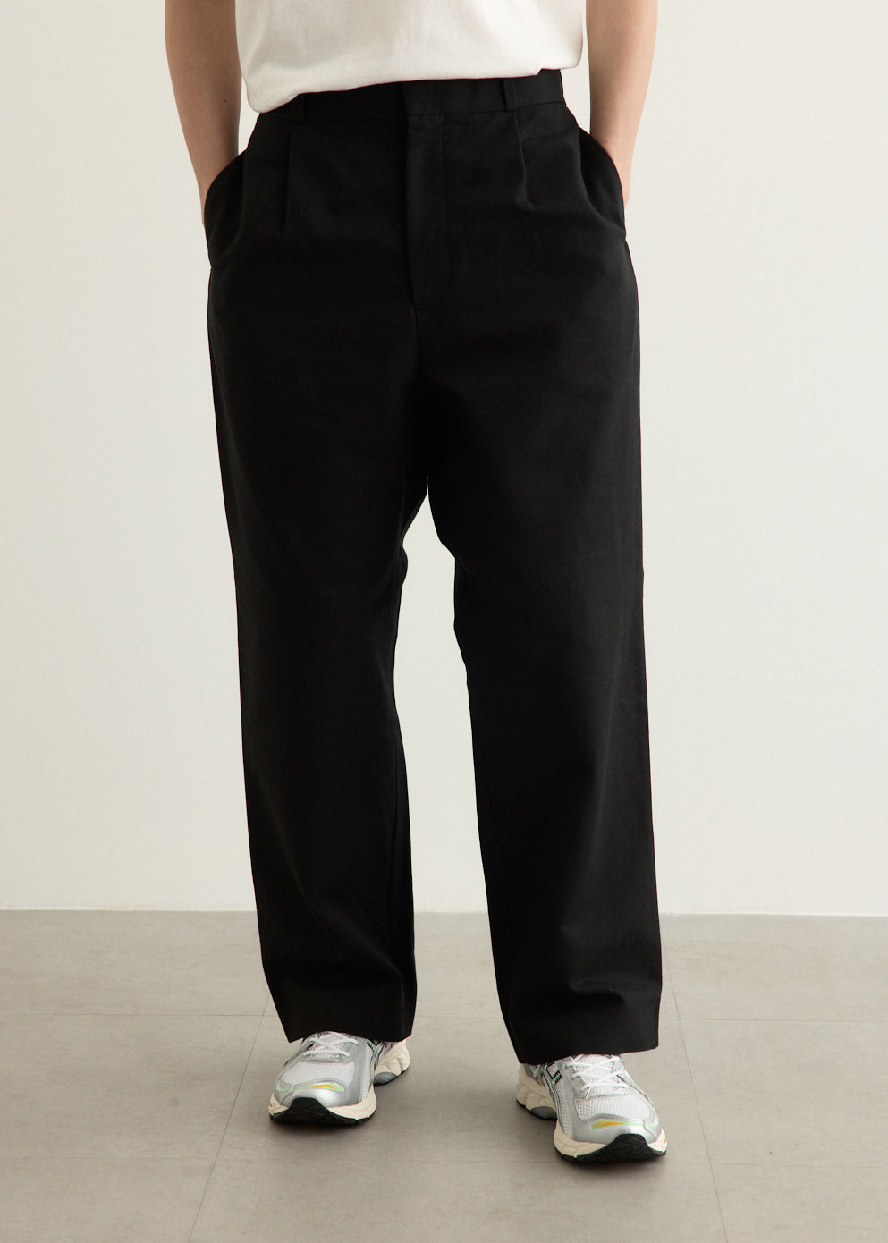 Chino Tuck Straight Pants
