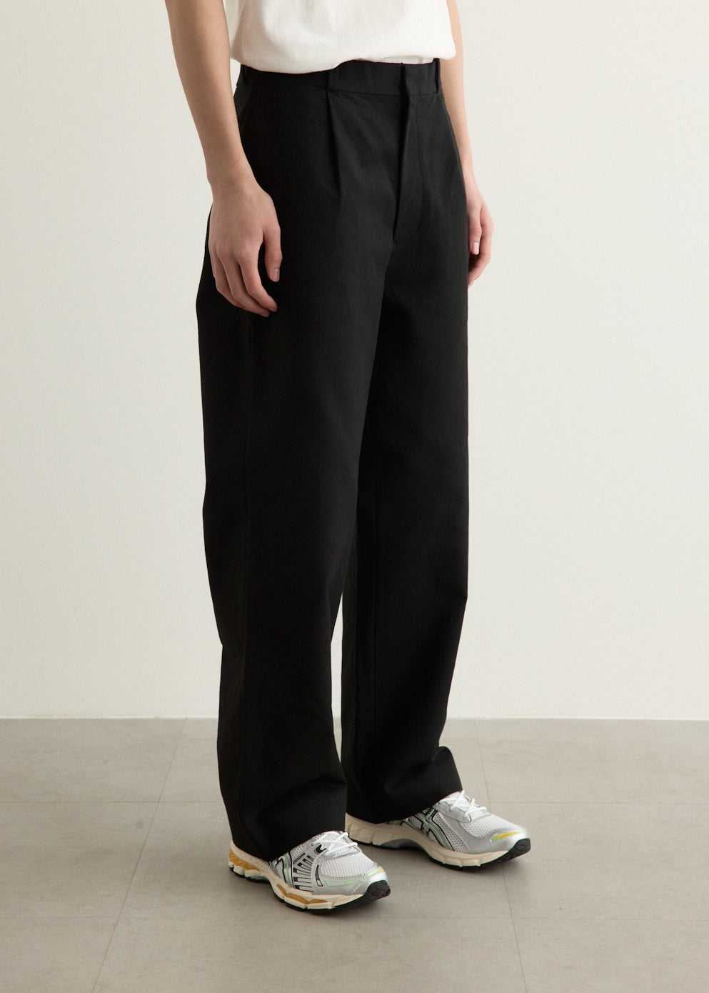 Chino Tuck Straight Pants