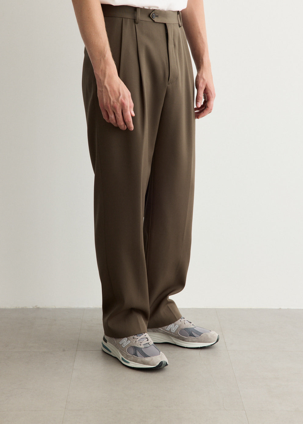 Light Wool Max Gabardine Two-Tuck Slacks