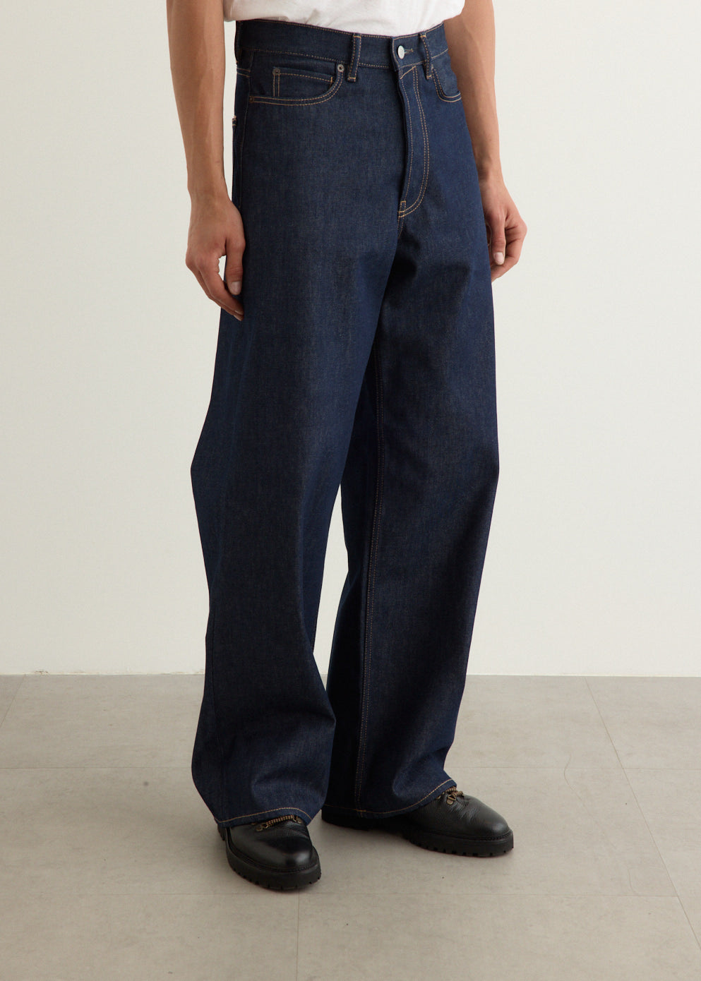 1981 U New Loose Fit Jeans