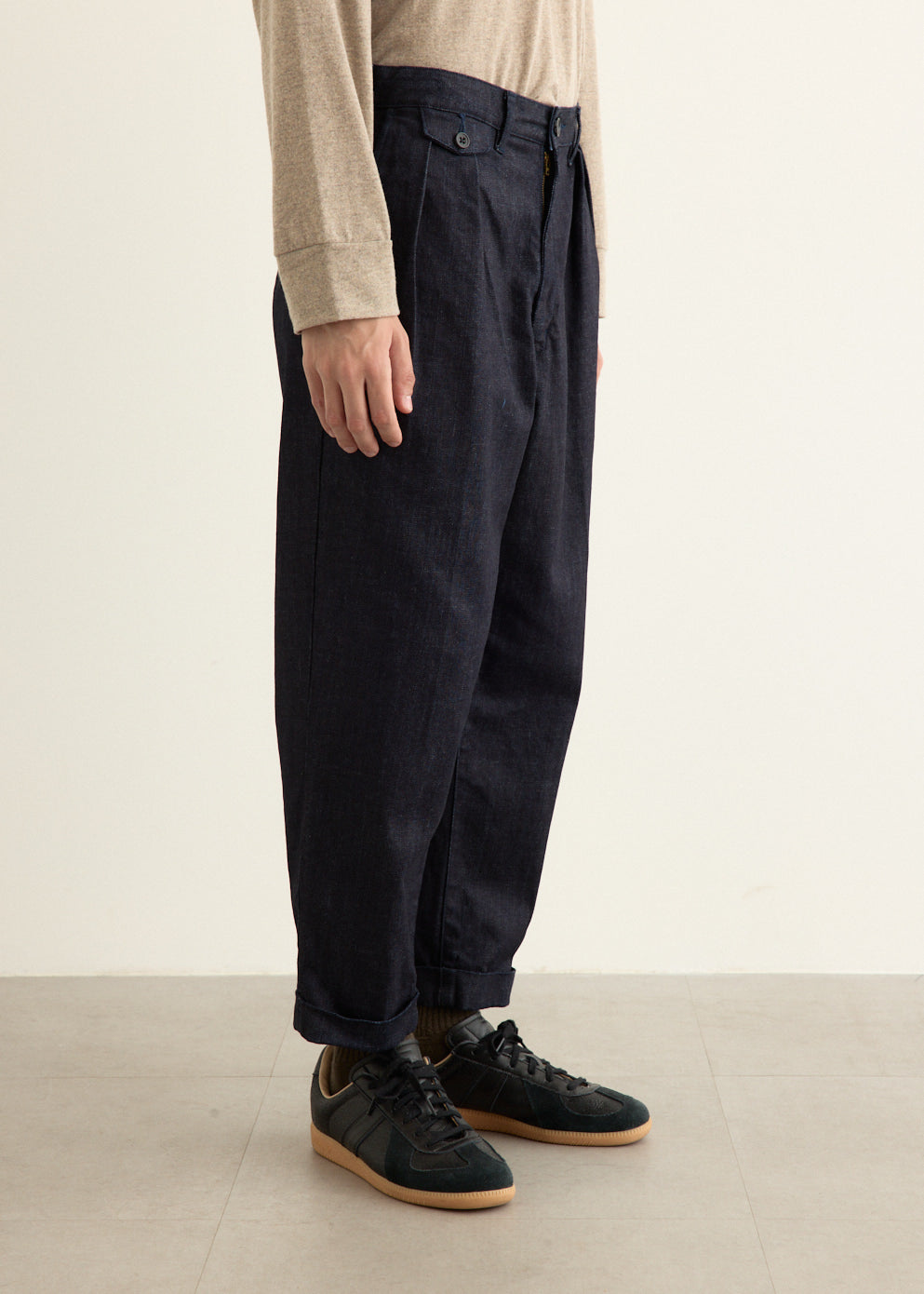 2 Pleats Tapered Denim Pants