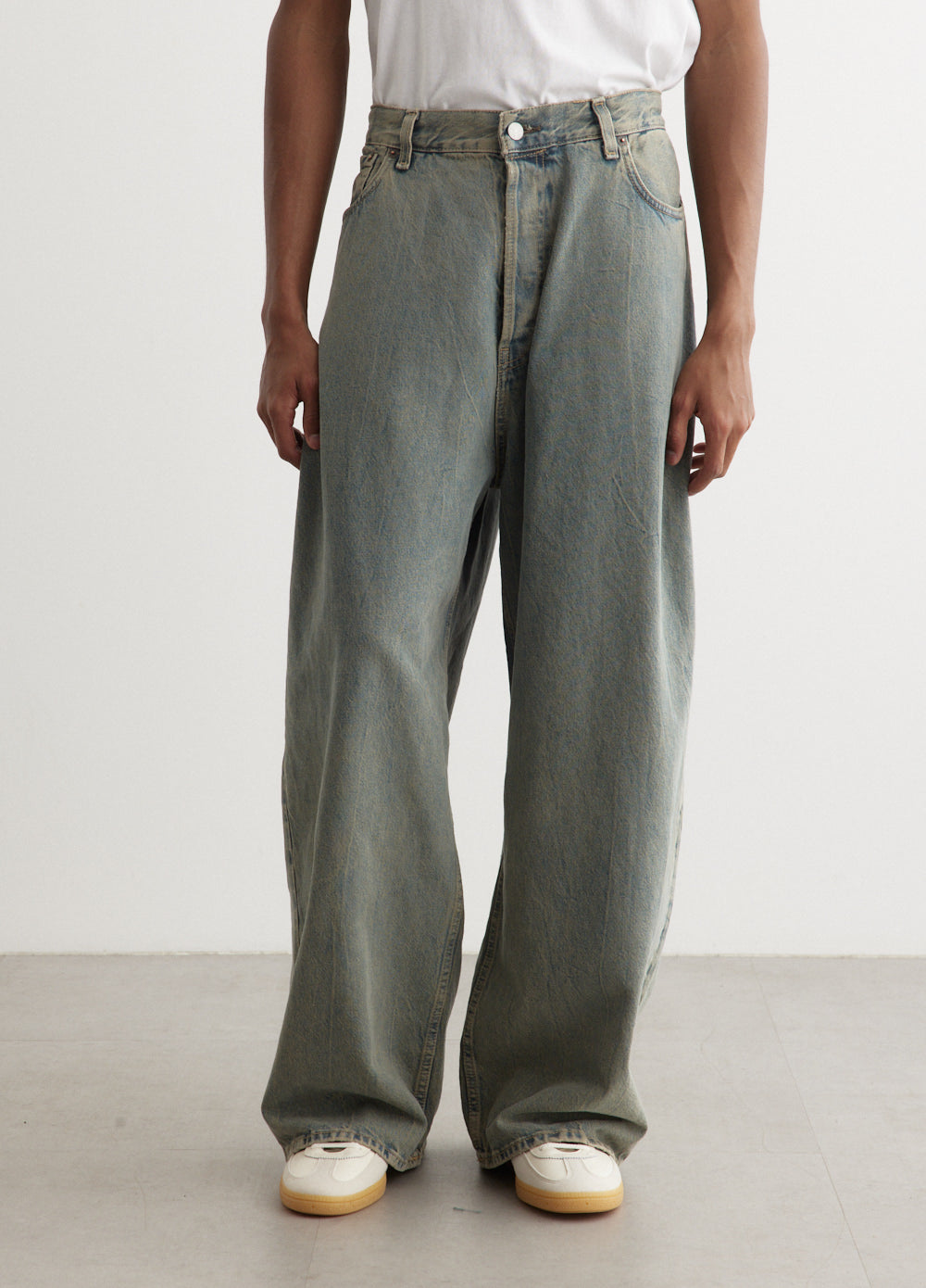 2023M Delta Jeans