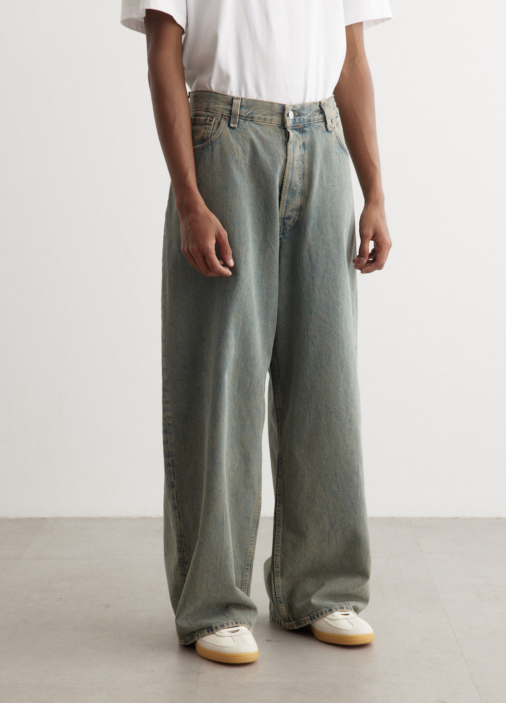 2023M Delta Jeans
