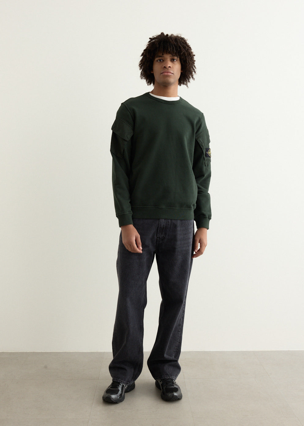 Contrast Bellow Pocket Sweatshirt